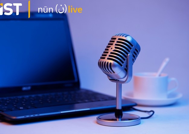 https://www.istnetworks.com/wp-content/uploads/2018/10/retro-microphone-and-notebook-computer-live-webcast-on-air-concept_1387-338-1.jpg
